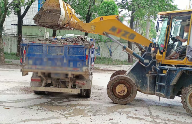 南山区铲车挖机公司聊聊挖掘机几种常见操作小技巧